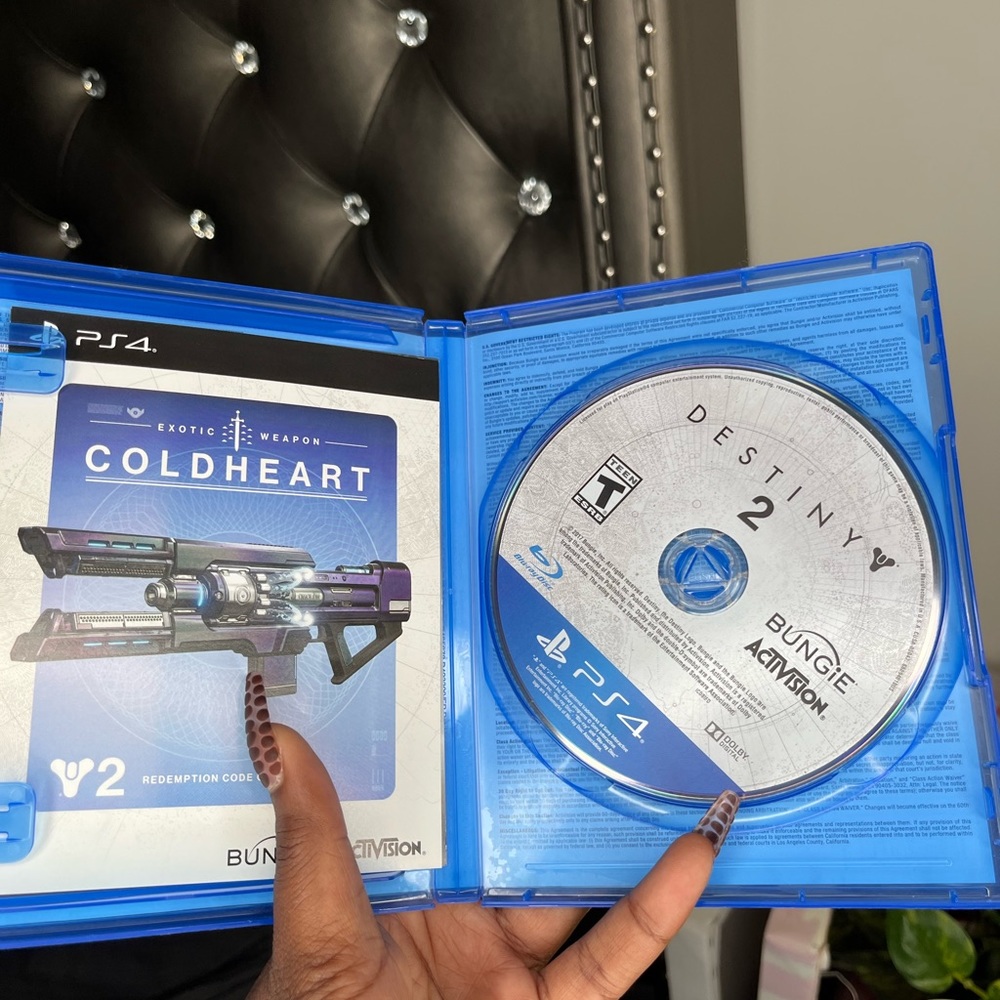 PS4 Destiny 2 Game - Picture 3 of 3